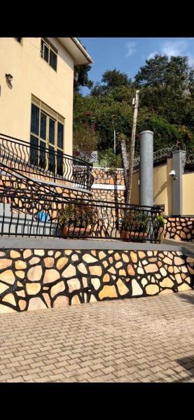 Makindye Kizungu Holiday Villa